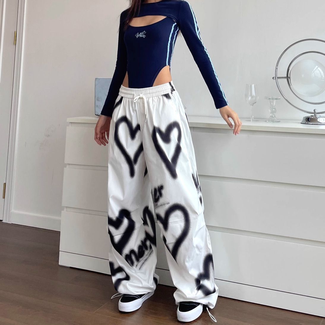 Hip Hop Heart Graffiti Elastic Waist Drawstring Wide Leg Pants